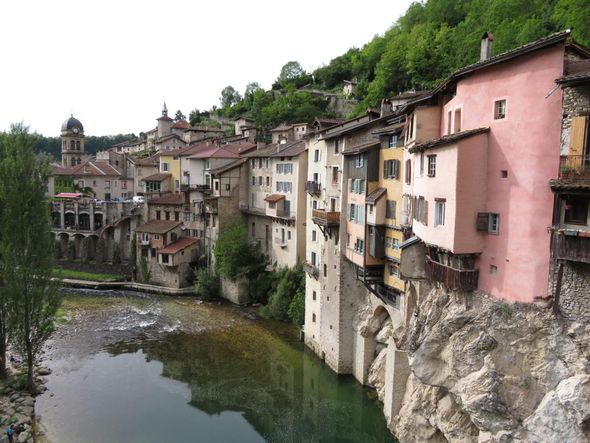 Apartamento Au Bonheur Suspendu Pont-en-Royans Exterior foto